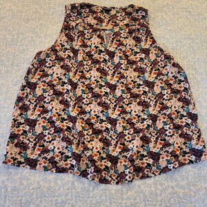 Torrid sleeveless blouse, Multi colored flower pattern, !00% Rayon, Size 1 (XL)